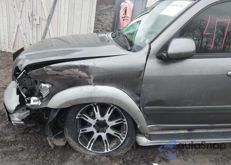 2004 Toyota Sequoia Sr5 V8 z USA, uszkodzony, nr VIN 5TDBT44A34S216549